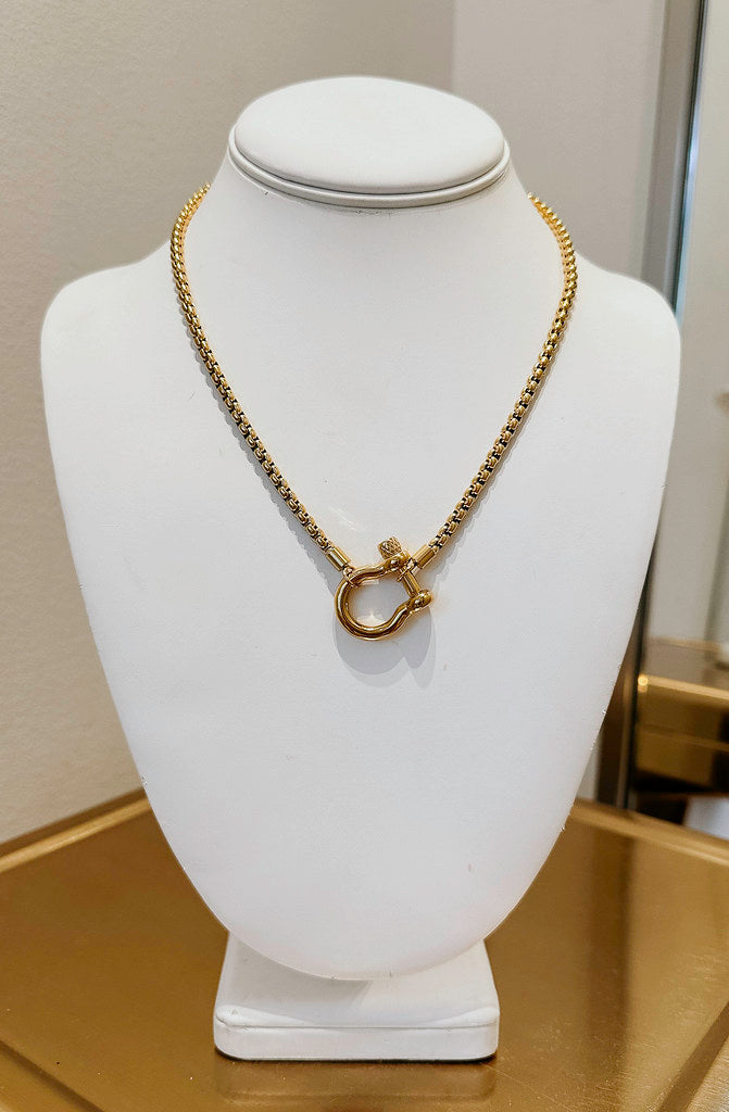 GOLD LATCH NECKLACE