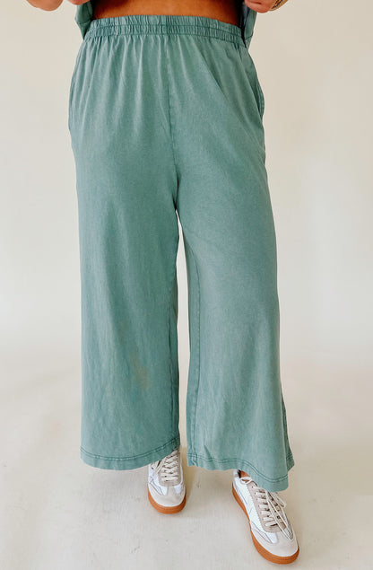 Z SUPPLY SCOUT JERSEY FLARE PANT WITH POCKETS