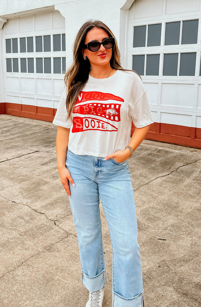 ARKANSAS PENNANT CROPPED TEE