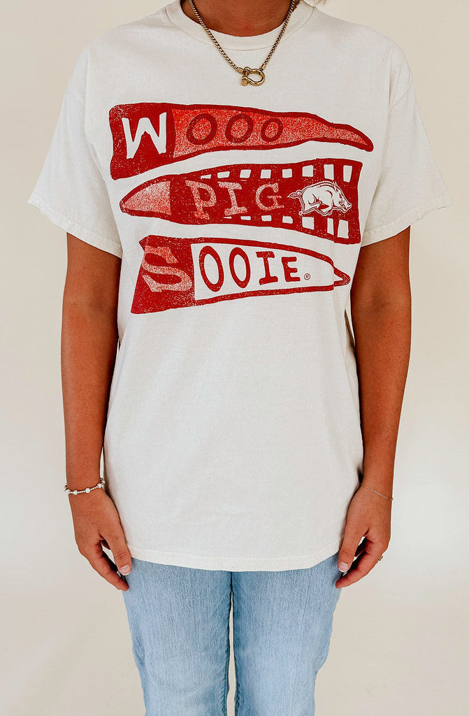 ARKANSAS PENNANT WHITE TEE