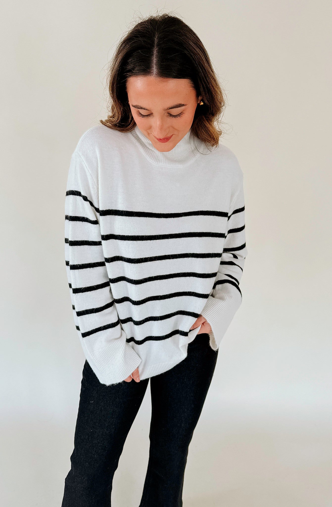 Z SUPPLY FIN STRIPE TURTLENECK STRIPE SWEATER