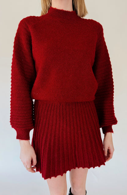 SO SCARLET CROPPED SWEATER