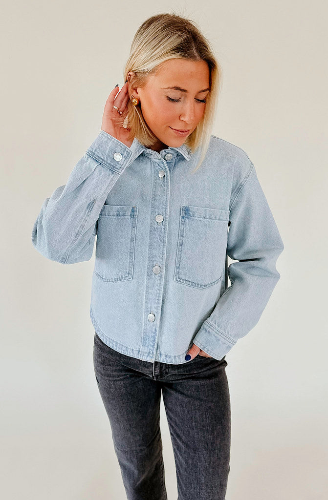 Z SUPPLY ALL DAY CROPPED DENIM JACKET