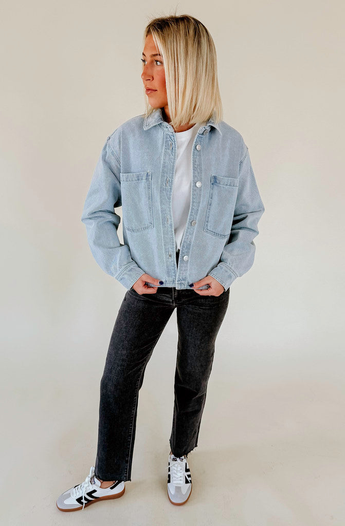 Z SUPPLY ALL DAY CROPPED DENIM JACKET